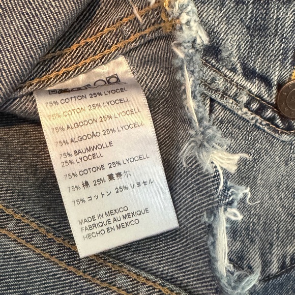 Able NWOTCropped Denim Jacket - Picture 7 of 7